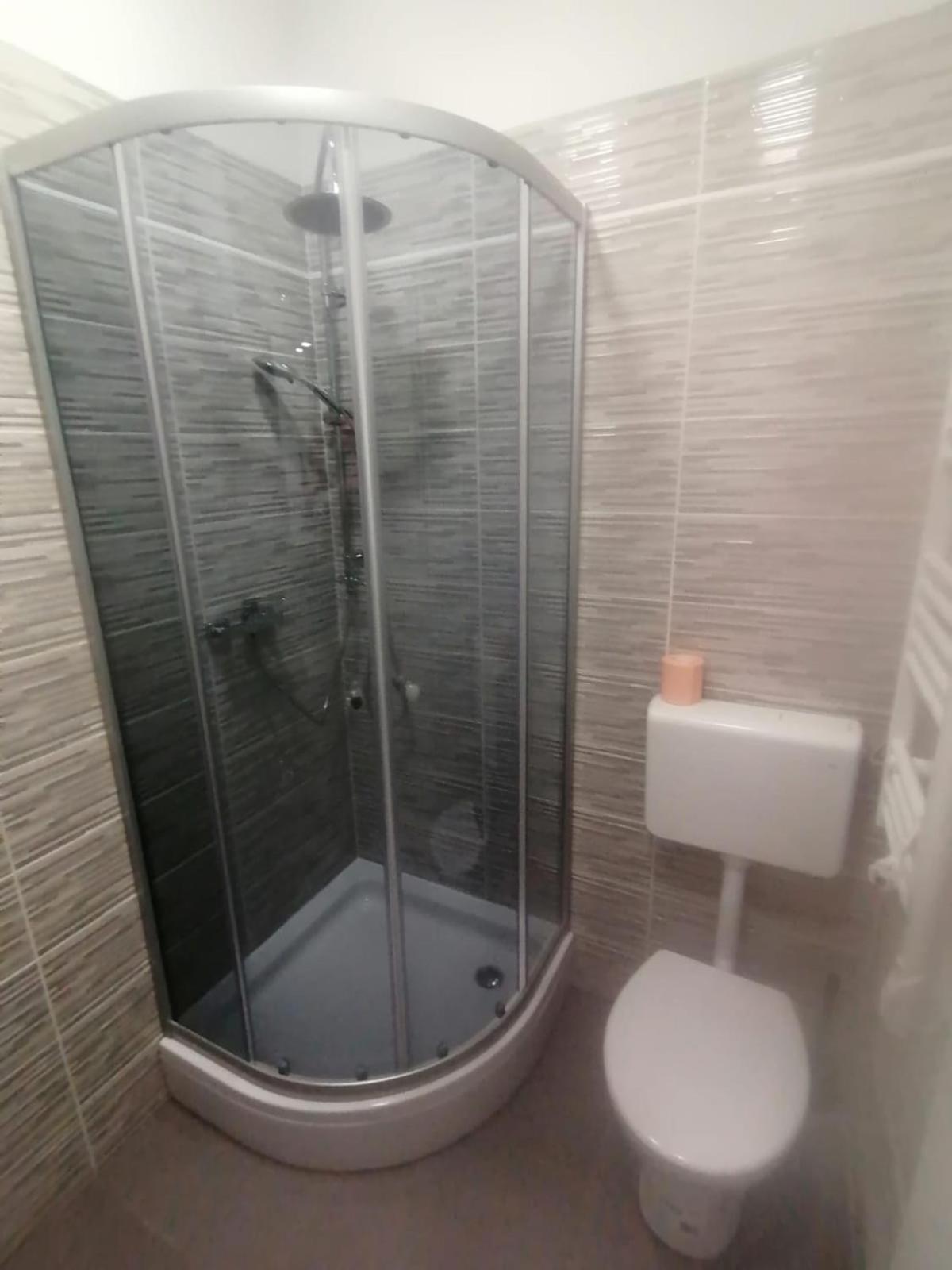 Zagreb 2 Botanical Garden Budget Apartment מראה חיצוני תמונה